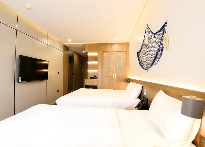 Marina Beachfront 3* 下龍