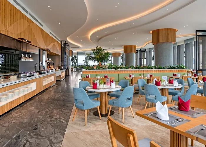 Marina Beachfront 3* 下龍