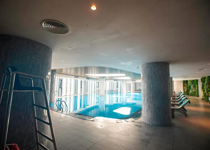 Marina Beachfront 酒店 3*